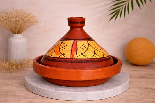 Tajine rond en terre cuite naturelle, fabrication artisanale marocaine Atelier Amar